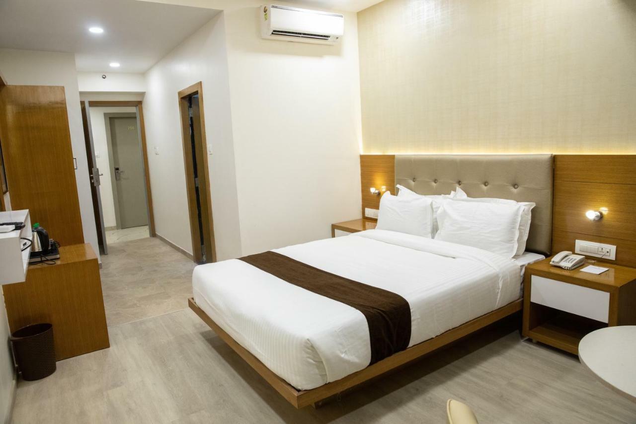 Hotel Grace Galaxy Bombay Exterior foto